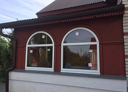 Установка арочных пластиковых окон в деревянном доме. Профиль Rehau, двухкамерные стеклопакеты https://spektr-33.ru