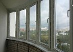 Остекление полукруглого балкона пластиковыми окнами Rehau. Множество эркеров требуют точного расчета размеров конструкции. Двухкамерный стеклопакет mobile