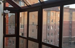 панорамное остекление балкона. Ламинированные пластиковые окна Rehau и фасадный профиль. Статический усилитель от ветровых нагрузок. https://spektr-33 tab