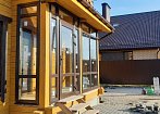 Остекление террасы ламинированными окнами ПВХ, входная дверь. Однокамерный стеклопакет, профиль Brusbox. https://spektr-33.ru mobile